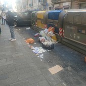 Raccolta rifiuti, un lettore: "La situazione non cambia anche per la maleducazione dei savonesi" Raccolta rifiuti, un lettore: "La situazione non cambia anche per la maleducazione dei savonesi"