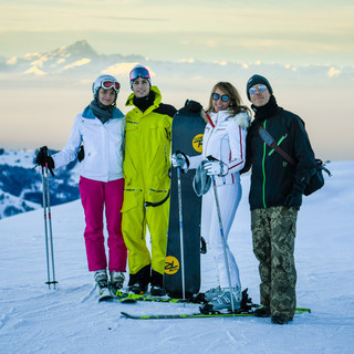 L'accoppiata che non ti aspetti: il motociclista acrobatico pontesino Vanni Oddera e Rocco Siffredi per i ragazzi disabili