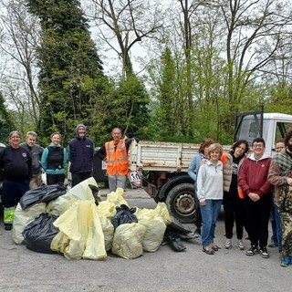 Cosseria, cittadini volontari raccolgono i rifiuti abbandonati