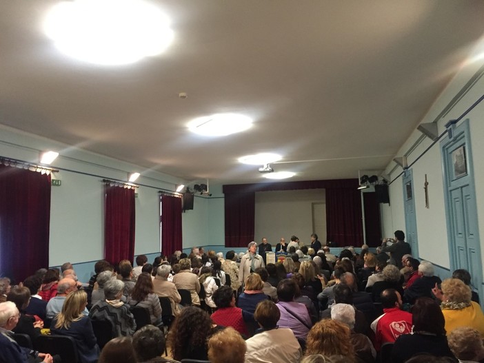 Albenga: successo per la 17° Edizione della rassegna di Poesia Dialettale Ligure Albenga: successo per la 17° Edizione della rassegna di Poesia Dialettale Ligure