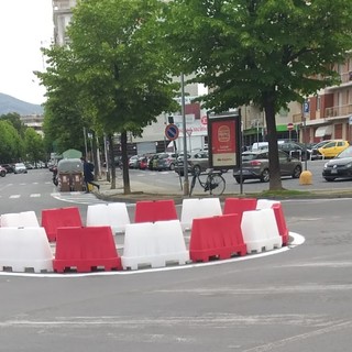 Albenga, operativa la nuova rotonda in via Milano (FOTO) Albenga, operativa la nuova rotonda in via Milano (FOTO)