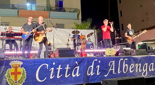 Albenga canta un mito: è pioggia di emozioni con la Rino Gaetano Band Albenga canta un mito: è pioggia di emozioni con la Rino Gaetano Band