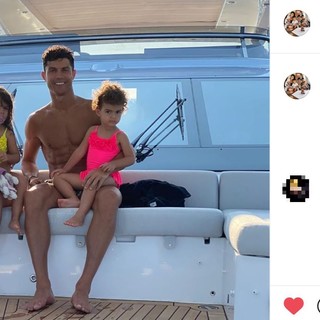 Cristiano Ronaldo sceglie il mare savonese per festeggiare lo scudetto: giornata in famiglia al largo di Celle Ligure