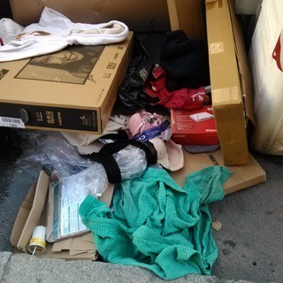 Degrado in via Aglietto a Savona: la segnalazione di una nostra lettrice Degrado in via Aglietto a Savona: la segnalazione di una nostra lettrice