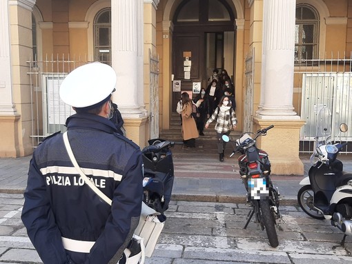Covid e scuola: nel nuovo anno oltre 300 alunni savonesi in quarantena Covid e scuola: nel nuovo anno oltre 300 alunni savonesi in quarantena