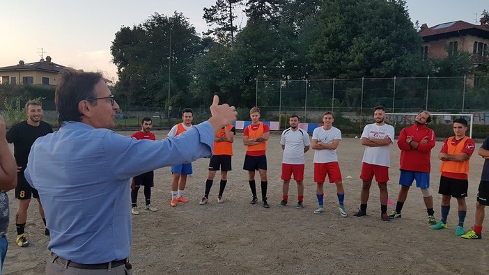 Cairo, il sindaco Lambertini fa visita ai ragazzi dell'U.S. Rocchettese 1972 Cairo, il sindaco Lambertini fa visita ai ragazzi dell'U.S. Rocchettese 1972