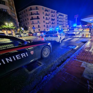 Albenga, lite in stazione tra due gruppi di persone. Intervengono carabinieri e polizia locale Albenga, lite in stazione tra due gruppi di persone. Intervengono carabinieri e polizia locale