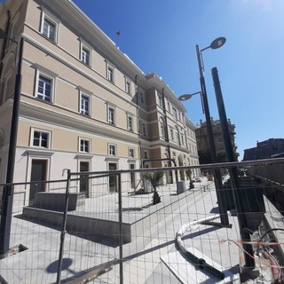 Savona, pronta a riaprire la piazza dell'ex ospedale San Paolo lato Corso Mazzini