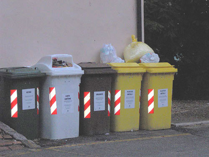 Caos sulla raccolta differenziata: a Cairo Montenotte si forma un Comitato per l'indizione di un'assemblea pubblica Caos sulla raccolta differenziata: a Cairo Montenotte si forma un Comitato per l'indizione di un'assemblea pubblica