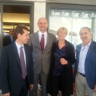 Il Ministro Pinotti a Finale: "Piaggio proiettata verso il futuro, creerà nuovi posti di lavoro"