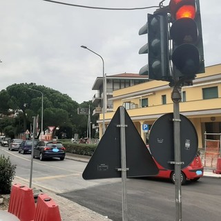 Celle, via Colla torna a senso unico e riapre via S. Brigida ma il traffico rimane in tilt (FOTO)
