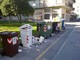 Ancora caos rifiuti a Borghetto: bidoni strapieni e rifiuti a terra in diverse zone della città