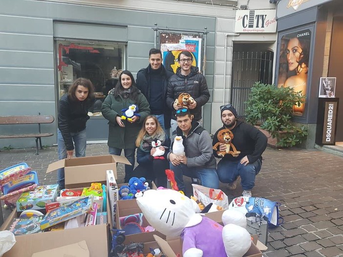 Cairo, un successo la raccolta giocattoli della Consulta giovanile