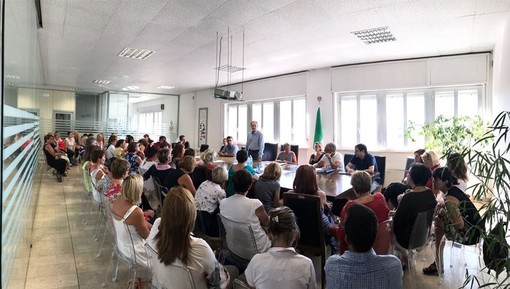 Andora: l'amministrazione comunale incontra i docenti e li aggiorna sui lavori alle scuole Andora: l'amministrazione comunale incontra i docenti e li aggiorna sui lavori alle scuole