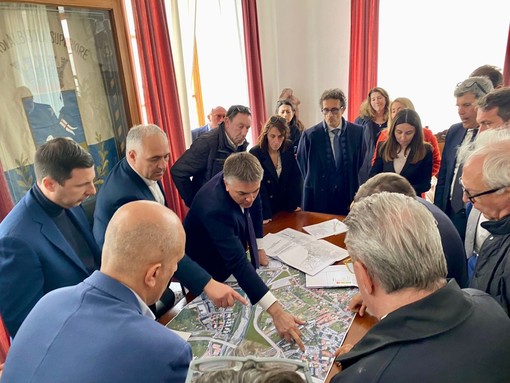 Ribaltamento del casello di Albisola, vice Ministro Rixi: "Persi troppi anni, ora chiudiamo le incompiute poi spazio a nuovi interventi viabilistici" (FOTO) Ribaltamento del casello di Albisola, vice Ministro Rixi: "Persi troppi anni, ora chiudiamo le incompiute poi spazio a nuovi interventi viabilistici" (FOTO)
