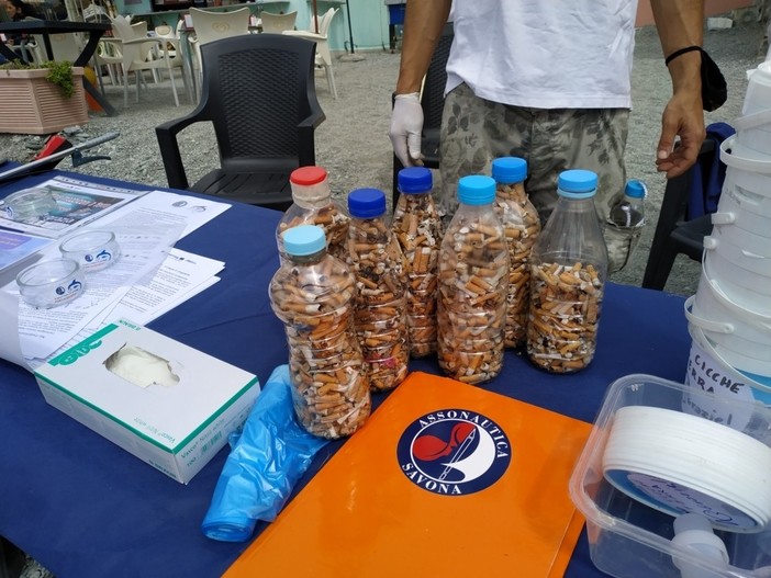 "In spiaggia senza filtri", ad Albissola via alla raccolta dei mozziconi di sigaretta in spiaggia
