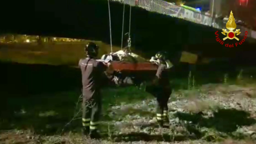 Savona: uomo cade nel Letimbro, intervento dei vigili del fuoco (VIDEO)