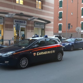 Savona, rapina alla Carige di via Alessandria: due banditi in fuga (FOTO) Savona, rapina alla Carige di via Alessandria: due banditi in fuga (FOTO)