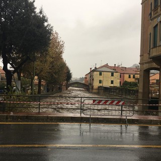 Esonda per un breve tratto il rio Basco ad Albisola, preoccupa il livello del Sansobbia