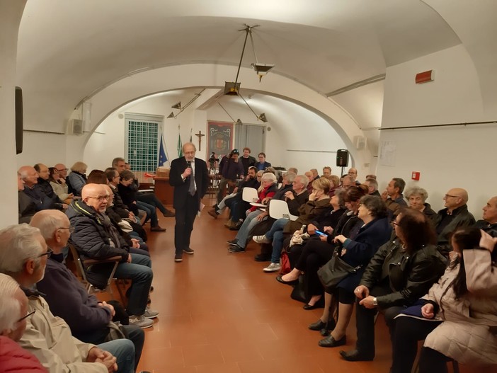 Addio a Renato Zunino, bandiere a mezz'asta a Celle per una settimana: previsti due giorni di lutto cittadino Addio a Renato Zunino, bandiere a mezz'asta a Celle per una settimana: previsti due giorni di lutto cittadino