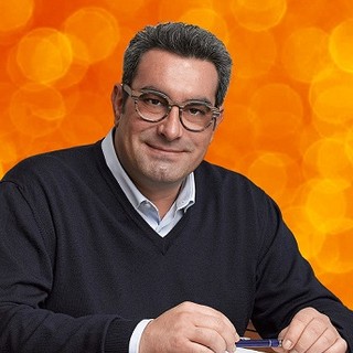 #Robischneck: la presentazione del candidato corre su Facebook