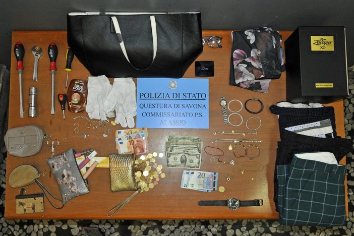 Furti in appartamento ad Alassio: fermati due minorenni