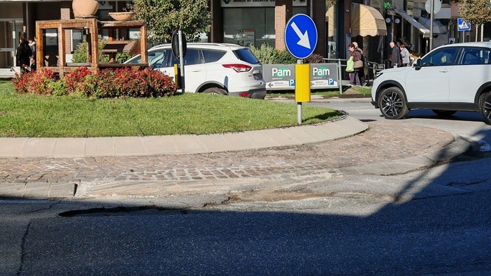 Albisola, asfalti ammalorati in via dei Siri e nelle rotonde di Corso Mazzini e Corso Ferrari: stanziati quasi 60mila euro Albisola, asfalti ammalorati in via dei Siri e nelle rotonde di Corso Mazzini e Corso Ferrari: stanziati quasi 60mila euro