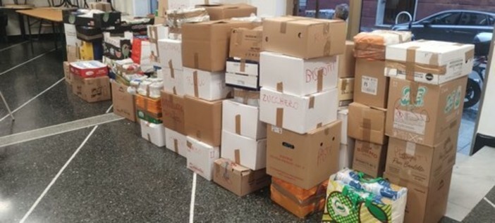 I generi alimentari raccolti lo scorso agosto per il popolo palestinese