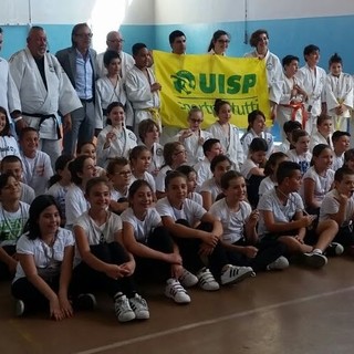 Albenga: judo nelle scuole elementari per insegnare il rispetto reciproco