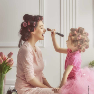 Salute: “Bambini puliti, ma non troppo, e senza beauty-case”