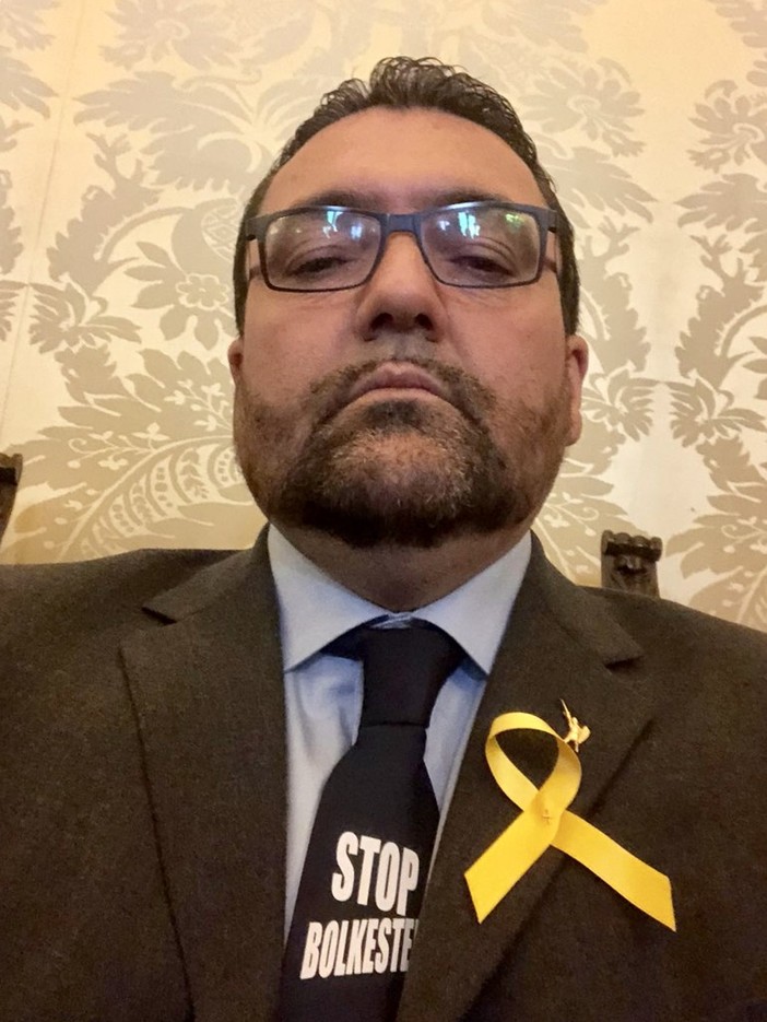 Al Senato con la cravatta "Stop Bolkestein": l'iniziativa del Senatore Ripamonti Al Senato con la cravatta "Stop Bolkestein": l'iniziativa del Senatore Ripamonti
