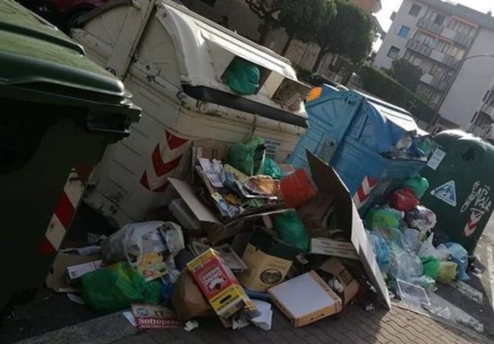 Raccolta rifiuti a Savona, i sindacati stanno all finestra: "Si tratta di aziende strutturate, gestione avvenga a breve"