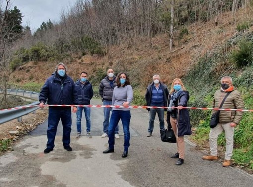 Rialto, riaperta la Sp17. Vaccarezza: "Apertura frutto di un lavoro sinergico tra enti" Rialto, riaperta la Sp17. Vaccarezza: "Apertura frutto di un lavoro sinergico tra enti"