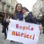 Stringiamoci: il 21 gennaio è la Giornata Mondiale dell’Abbraccio