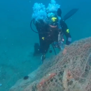 Bergeggi, rimossa rete "fantasma" che minacciava l’Area Marina Protetta (VIDEO) Bergeggi, rimossa rete "fantasma" che minacciava l’Area Marina Protetta (VIDEO)