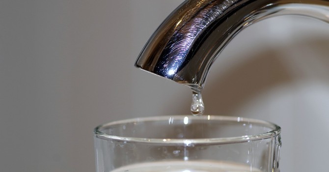 PFAS, l’allarme si allarga nel Ponente: dopo Borgio Verezzi e Pietra Ligure, scatta il divieto anche a Villanova d’Albenga