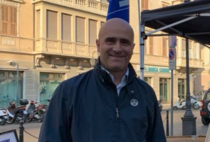 Roberto Tomatis (Lega Albenga): "Gli stranieri sui bus Tpl fanno spola dalla T1 abbandonata a Ceriale ai centri di spaccio ad Albenga"