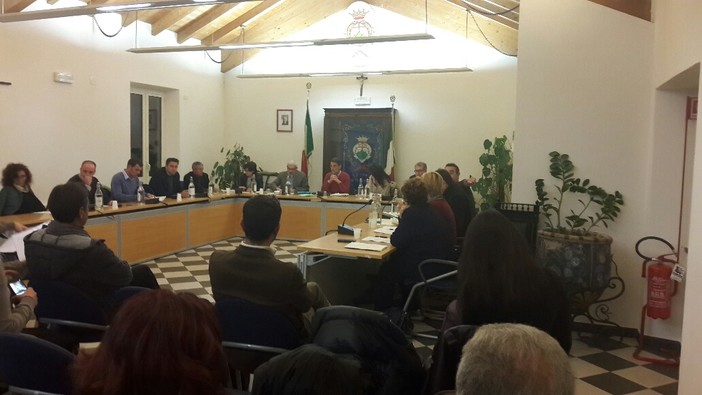 La vertenza degli ex Rodriguez approda in consiglio: istituzioni e sindacati chiedono a gran voce il rispetto degli accordi La vertenza degli ex Rodriguez approda in consiglio: istituzioni e sindacati chiedono a gran voce il rispetto degli accordi