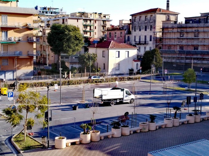 Terminata la ripiantumazione in piazza Caduti sul Lavoro a Borghetto Santo Spirito
