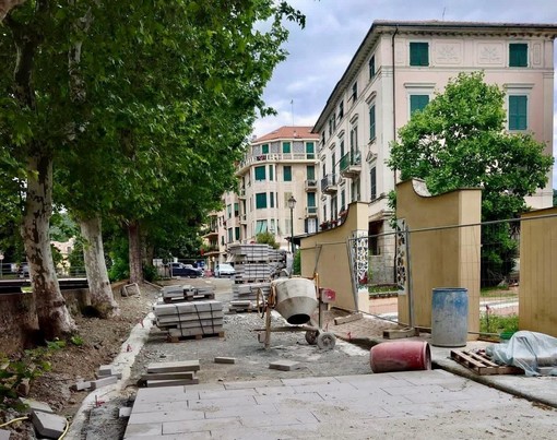 Albisola, interventi migliorativi al restyling di via della Rovere: sospesi i lavori Albisola, interventi migliorativi al restyling di via della Rovere: sospesi i lavori