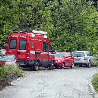 Donna si fersce ad una gamba nei boschi sopra Calice