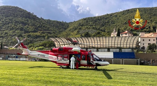 Castelbianco, escursionista disperso trovato senza vita: in azione l’elicottero dei Vigili del Fuoco per il recupero Castelbianco, escursionista disperso trovato senza vita: in azione l’elicottero dei Vigili del Fuoco per il recupero