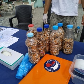 "In spiaggia senza filtri", ad Albissola via alla raccolta dei mozziconi di sigaretta in spiaggia