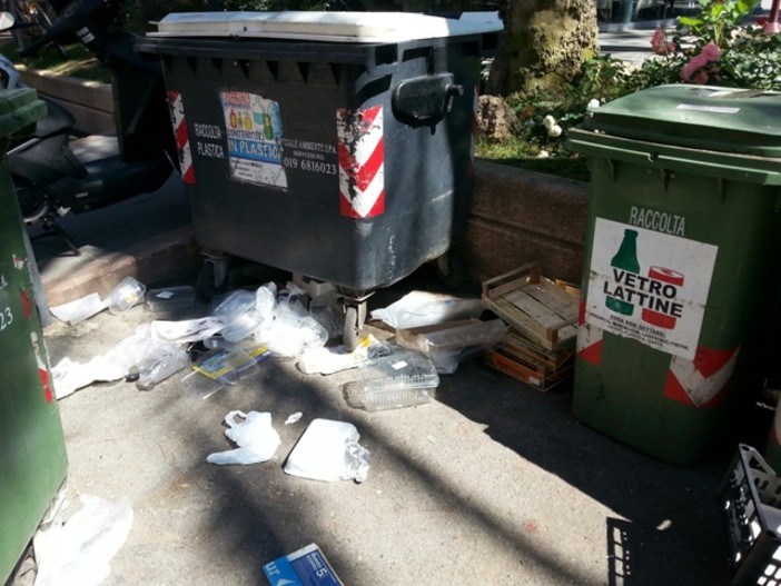 Porta a porta obbligatorio per i negozi di Finale: multe in arrivo per chi conferisce nelle isole ecologiche Porta a porta obbligatorio per i negozi di Finale: multe in arrivo per chi conferisce nelle isole ecologiche