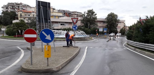 Alassio, terminati i lavori alla rotonda di via Gastaldi (FOTO) Alassio, terminati i lavori alla rotonda di via Gastaldi (FOTO)