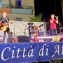 Albenga canta un mito: è pioggia di emozioni con la Rino Gaetano Band