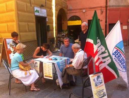 A Varazze i primi banchetti di raccolta firme per il PDL