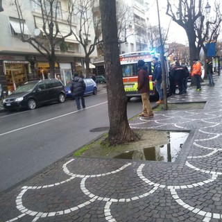 Albenga, rissa tra stranieri presso i giardini Libero Nante: un accoltellato