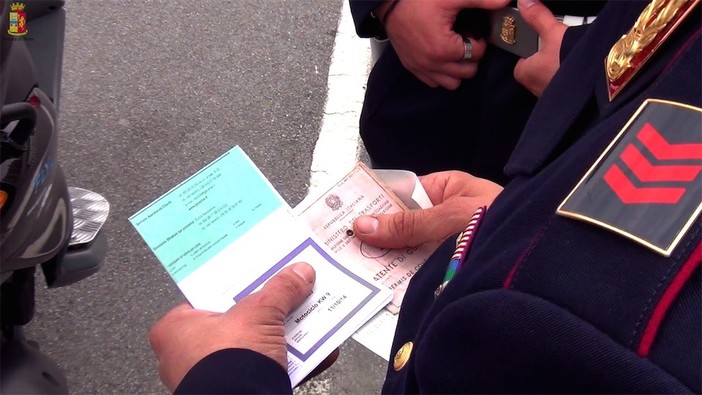 Crisi e aumentano li evasori dell'RC auto anche in Provincia di Savona Crisi e aumentano li evasori dell'RC auto anche in Provincia di Savona