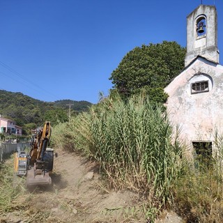 Andora, iniziati i lavori di arginatura del rio Duomo a Molino Nuovo Andora, iniziati i lavori di arginatura del rio Duomo a Molino Nuovo